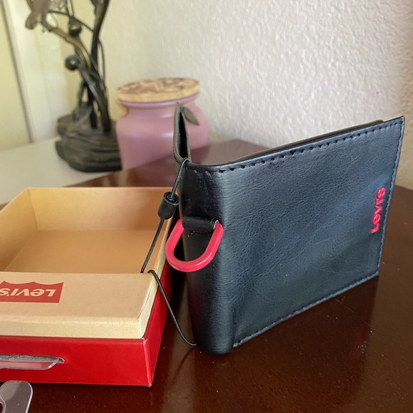 Men’s Wallet - Picture 2 of 8